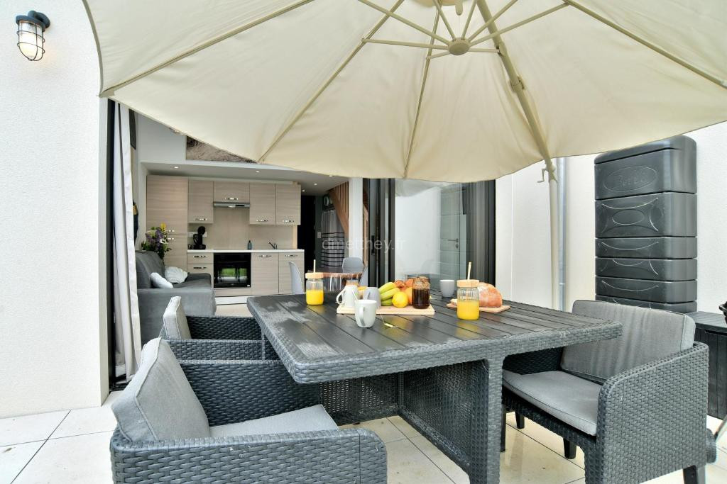 Photo de Duplex Gwenan - Maisonnette proche plage