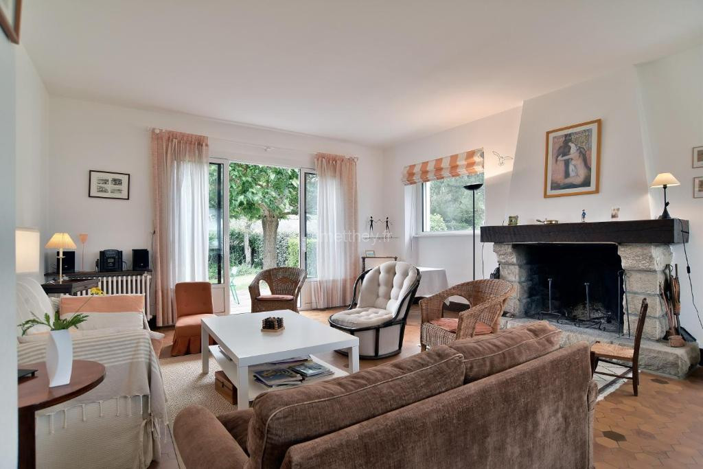 Photo de La Chevrière - Grande maison à 50m de la plage