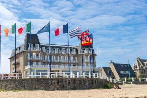 VTF L'Hotel Des Bains à Saint-Cast-le-Guildo